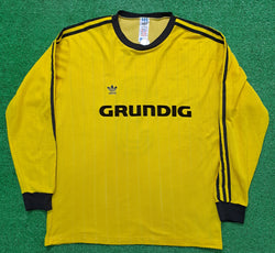 Camiseta T-shirt Adidas Grundig Vintage 80s Template Número 3