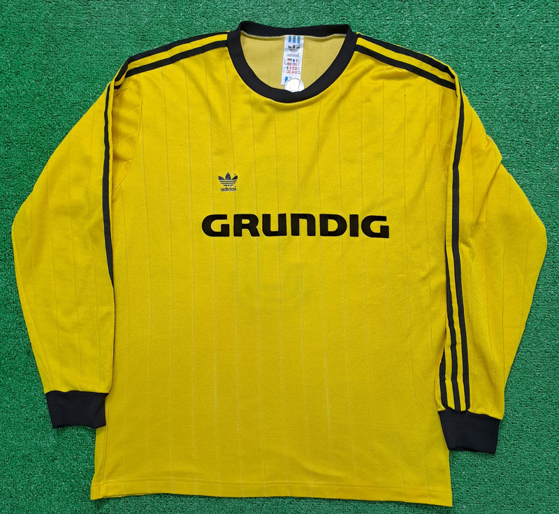 Camiseta T-shirt Adidas Grundig Vintage 80s Template Número 2