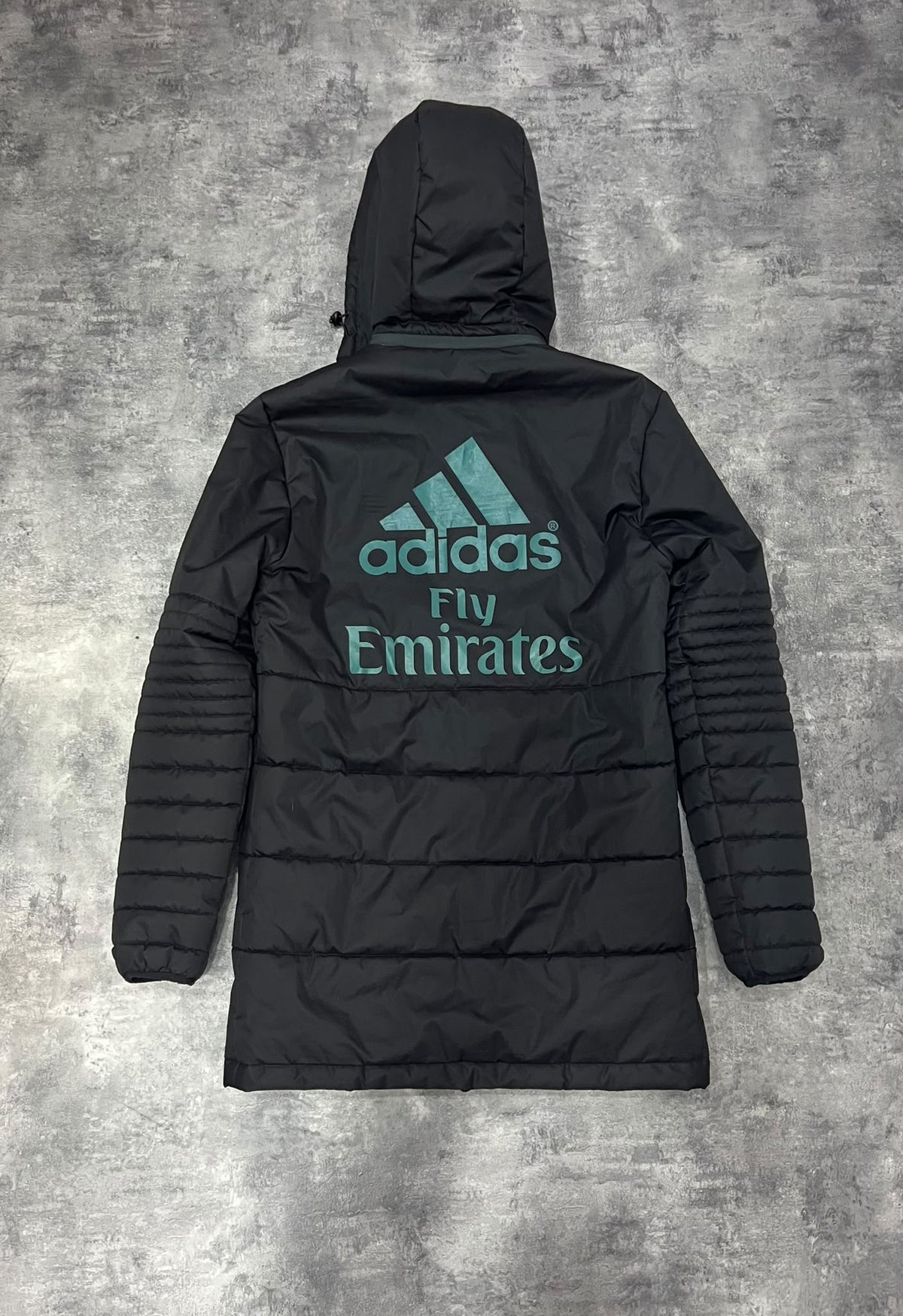 Abrigo Real Madrid Adidas Fly Emirates – Long Padded Football Bench Coat Black