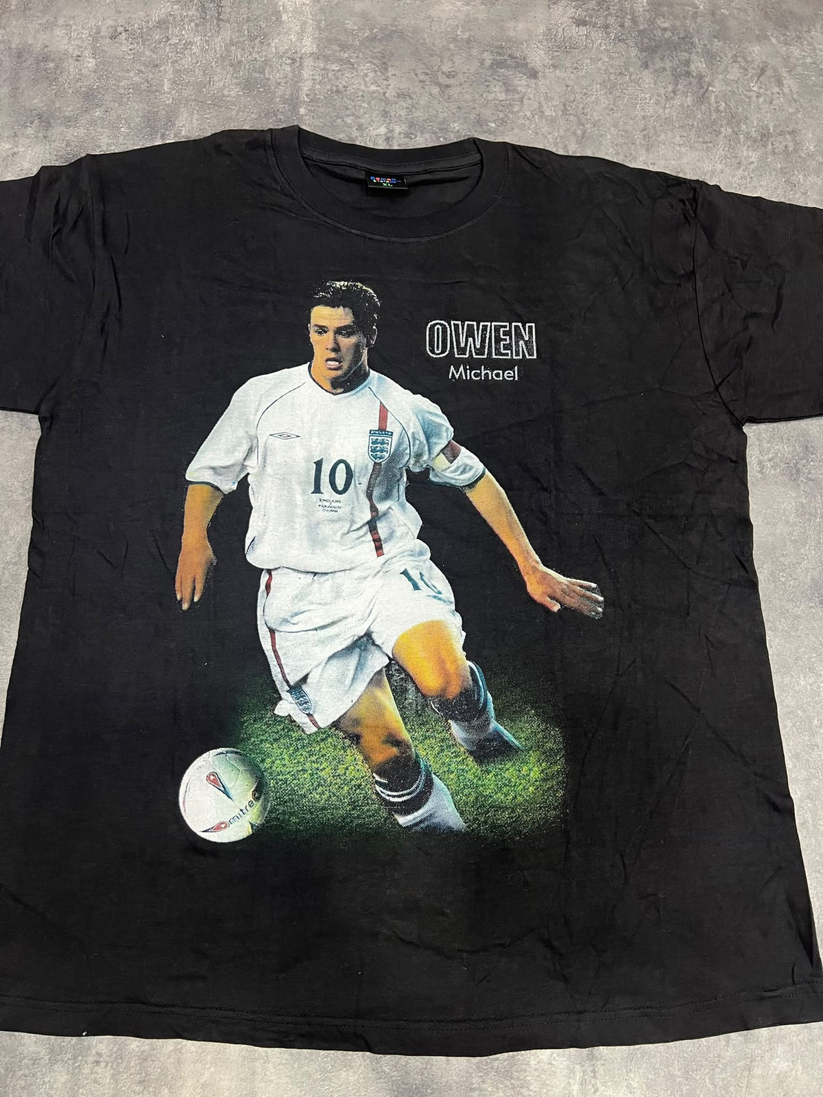 Michael Owen England #10 Vintage 2000s Football Graphic T-Shirt