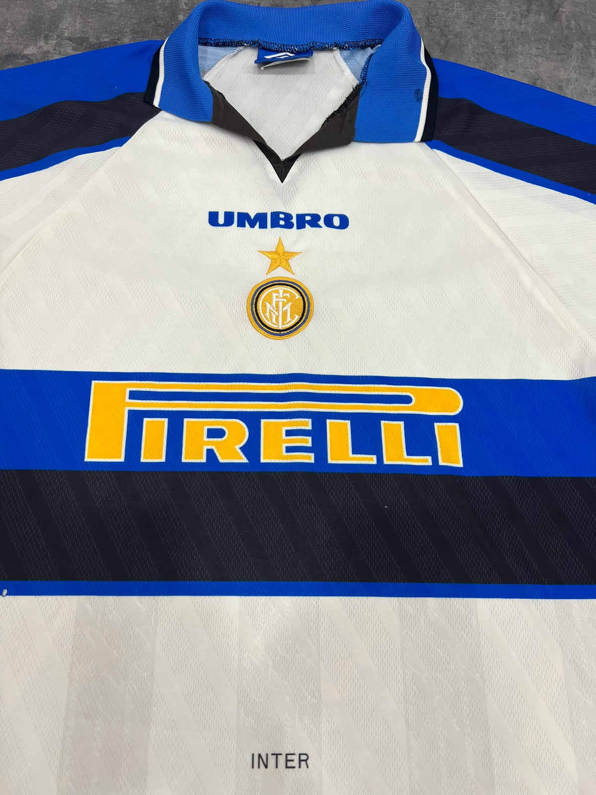 Inter Milan Umbro 1997/98 Away Shirt – Camiseta Vintage Pirelli 90s