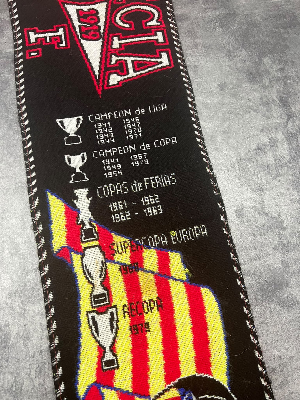 Bufanda Valencia CF Vintage 90s – Palmarés Histórico Producto Oficial