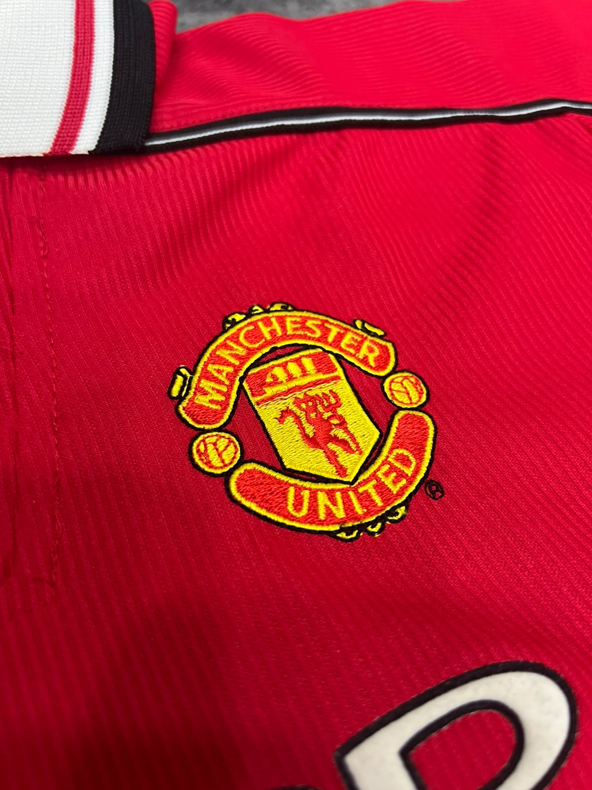Manchester United 1998-2000 Umbro Sharp Vintage Football Shirt Kids | Camiseta fútbol retro infantil 90s