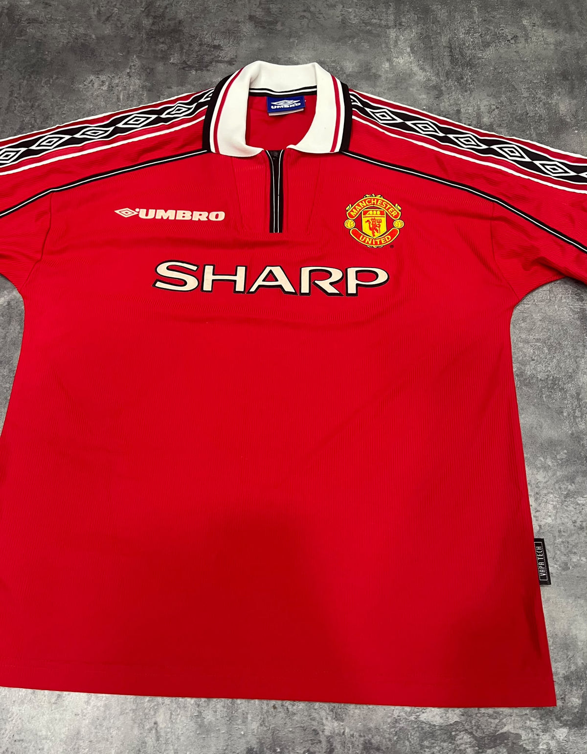 Manchester United Umbro 1998-00 Home – Camiseta Vintage Sharp Made in UK