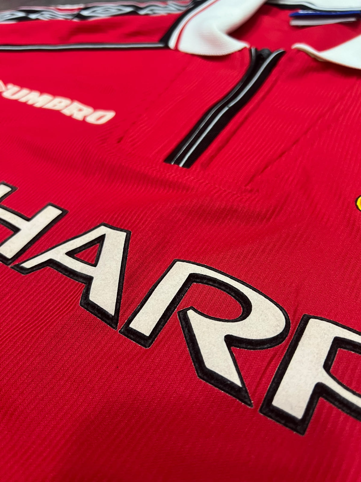 Manchester United Umbro 1998-00 Home – Camiseta Vintage Sharp Made in UK